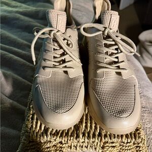 Steve Madden Cream Mesh Sneakers